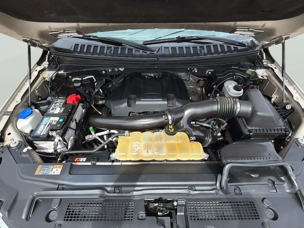 Photo 32 of this FORD EXPEDITION MAX