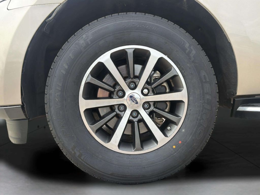 Photo 34 of this FORD EXPEDITION MAX
