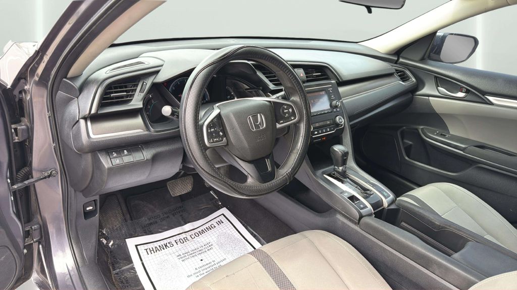 Photo 17 of this HONDA CIVIC