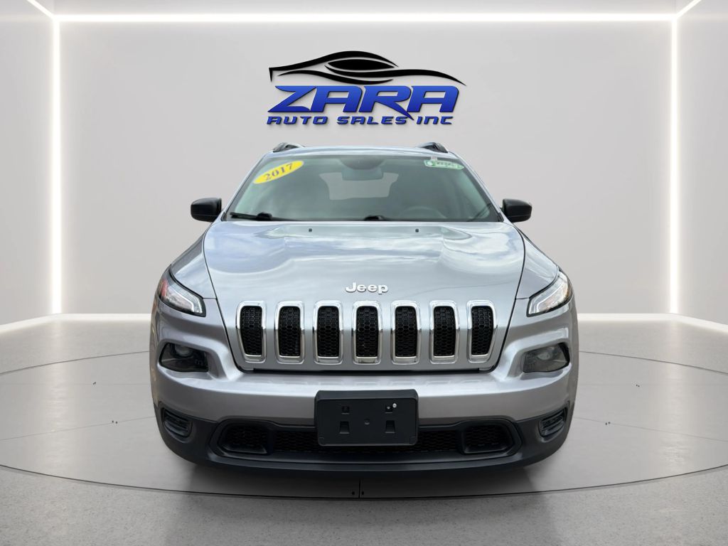 Photo 2 of this JEEP CHEROKEE