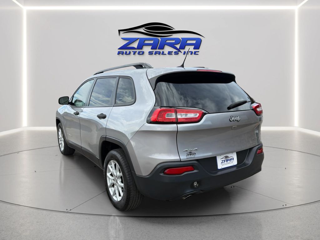 Photo 5 of this JEEP CHEROKEE