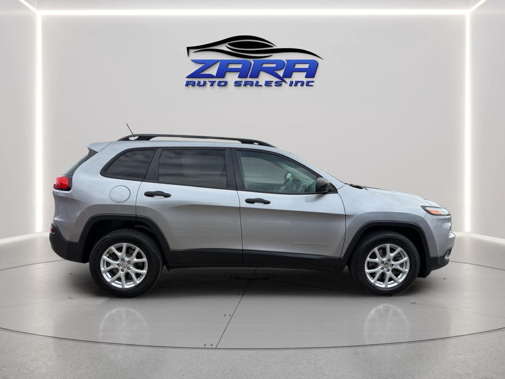 Photo 8 of this JEEP CHEROKEE