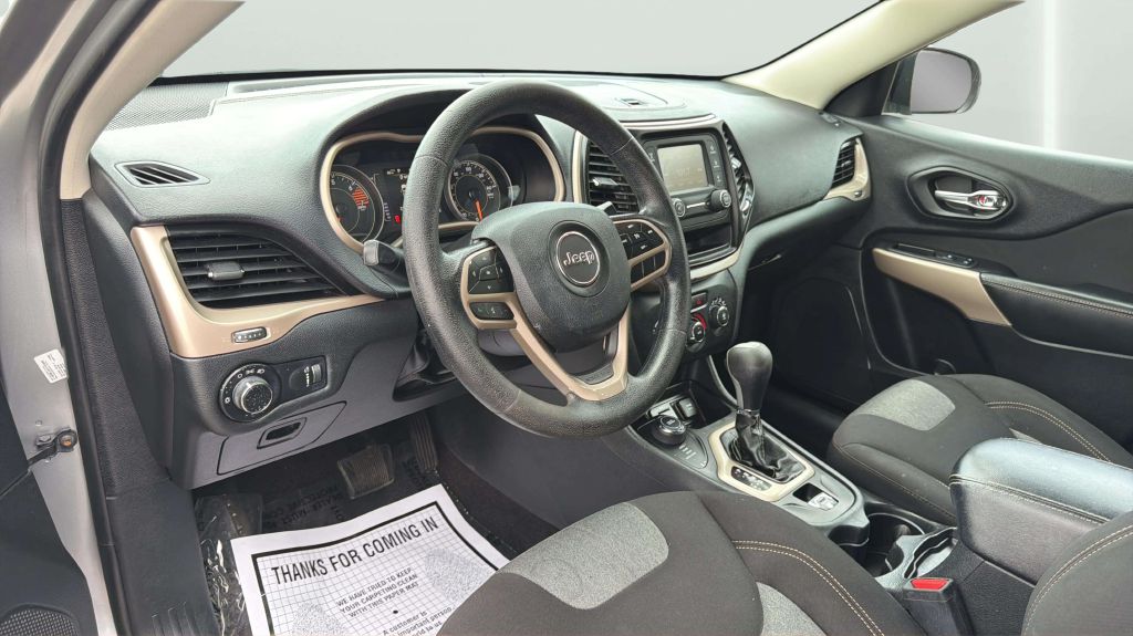 Photo 17 of this JEEP CHEROKEE