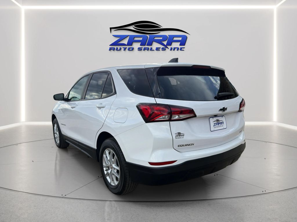 Photo 5 of this CHEVROLET EQUINOX