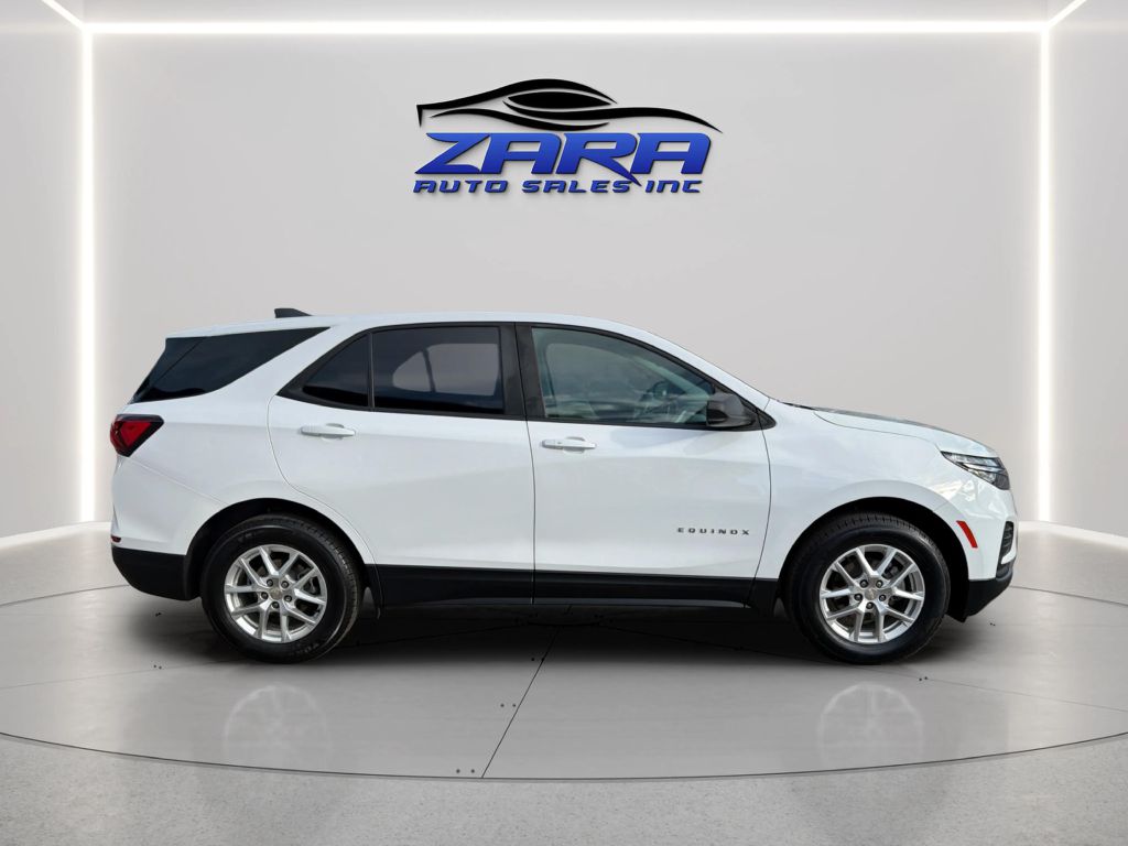 Photo 8 of this CHEVROLET EQUINOX