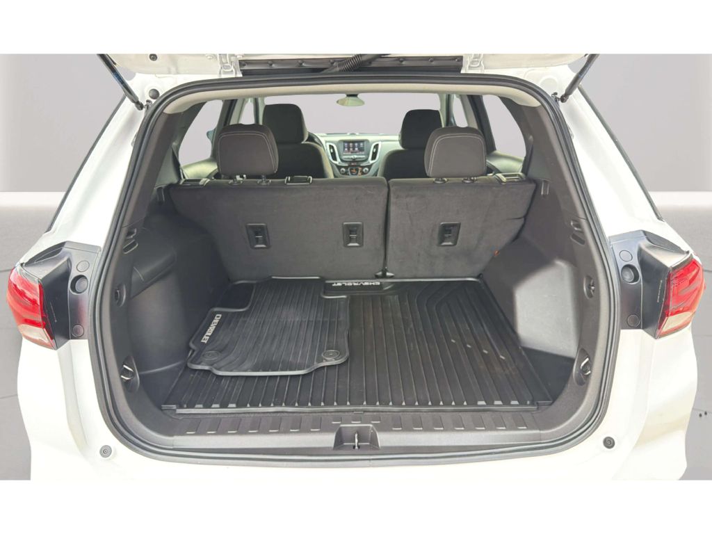 Photo 29 of this CHEVROLET EQUINOX