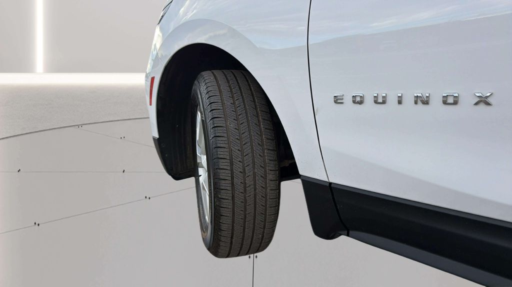 Photo 31 of this CHEVROLET EQUINOX