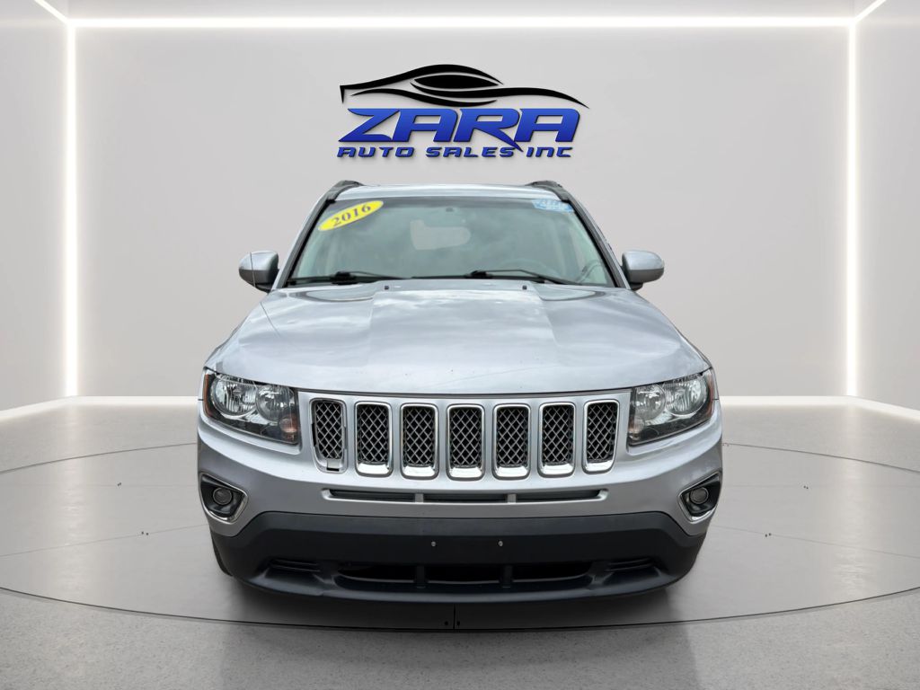 Photo 2 of this JEEP COMPASS