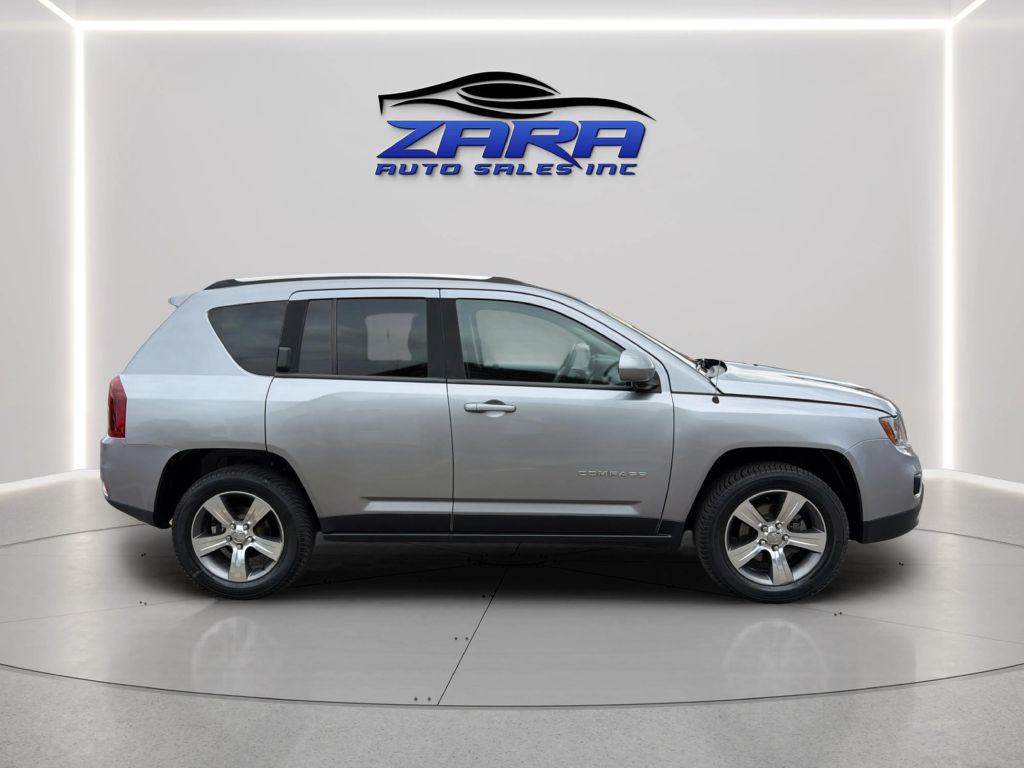 Photo 8 of this JEEP COMPASS