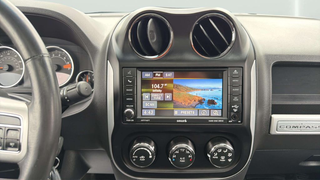 Photo 21 of this JEEP COMPASS