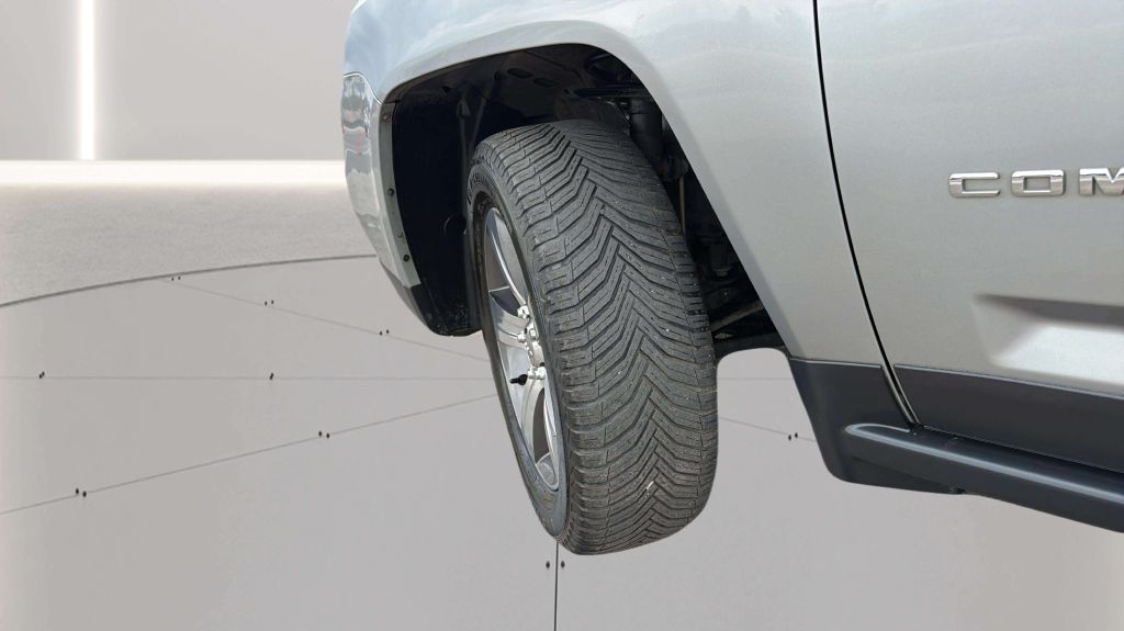 Photo 31 of this JEEP COMPASS