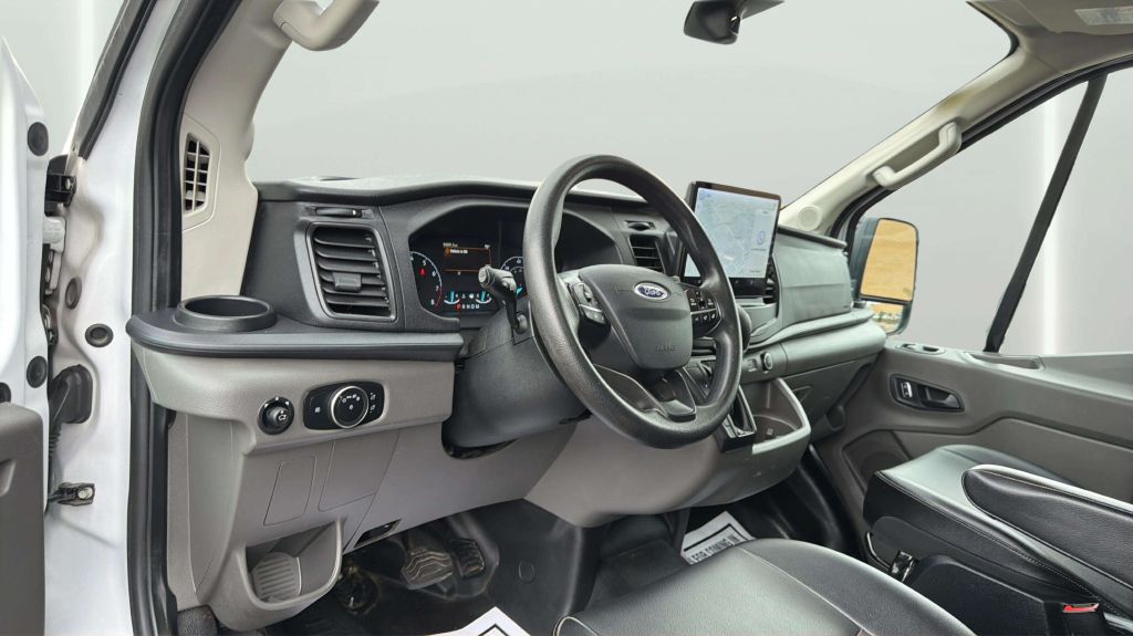 Photo 17 of this FORD TRANSIT