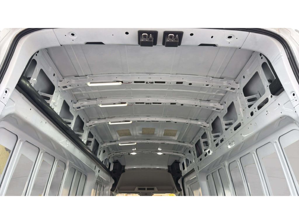 Photo 32 of this FORD TRANSIT