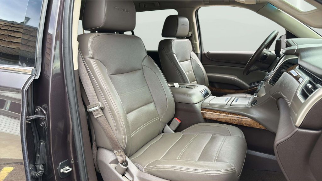 Photo 14 of this GMC YUKON XL