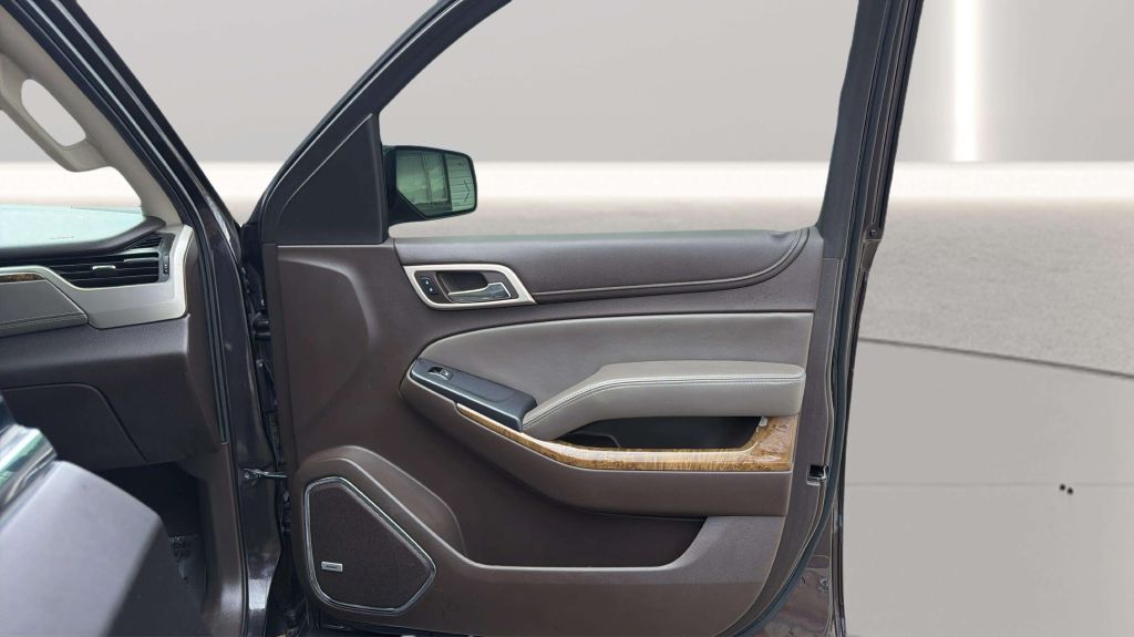 Photo 16 of this GMC YUKON XL