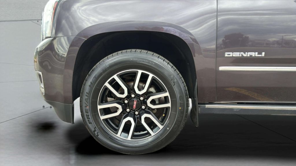 Photo 37 of this GMC YUKON XL