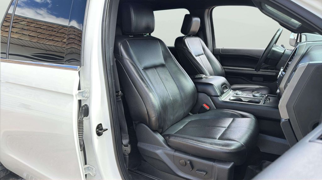 Photo 14 of this FORD EXPEDITION MAX