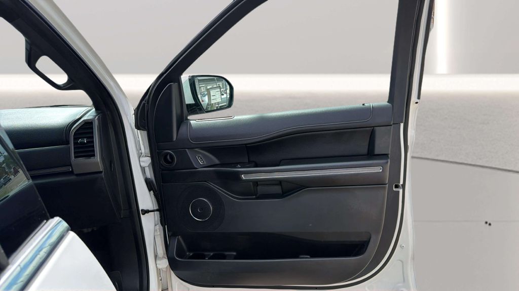 Photo 16 of this FORD EXPEDITION MAX