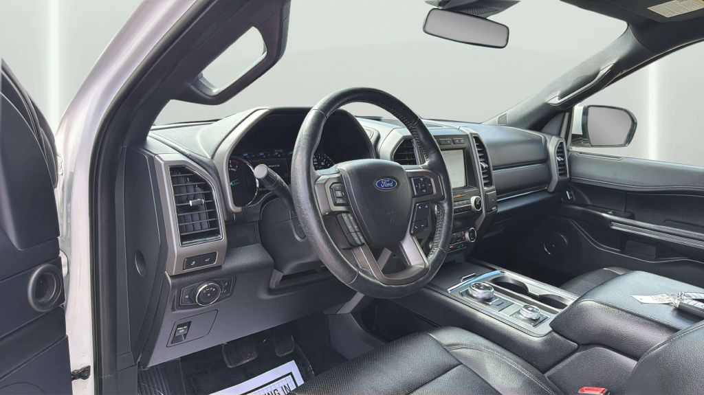 Photo 17 of this FORD EXPEDITION MAX