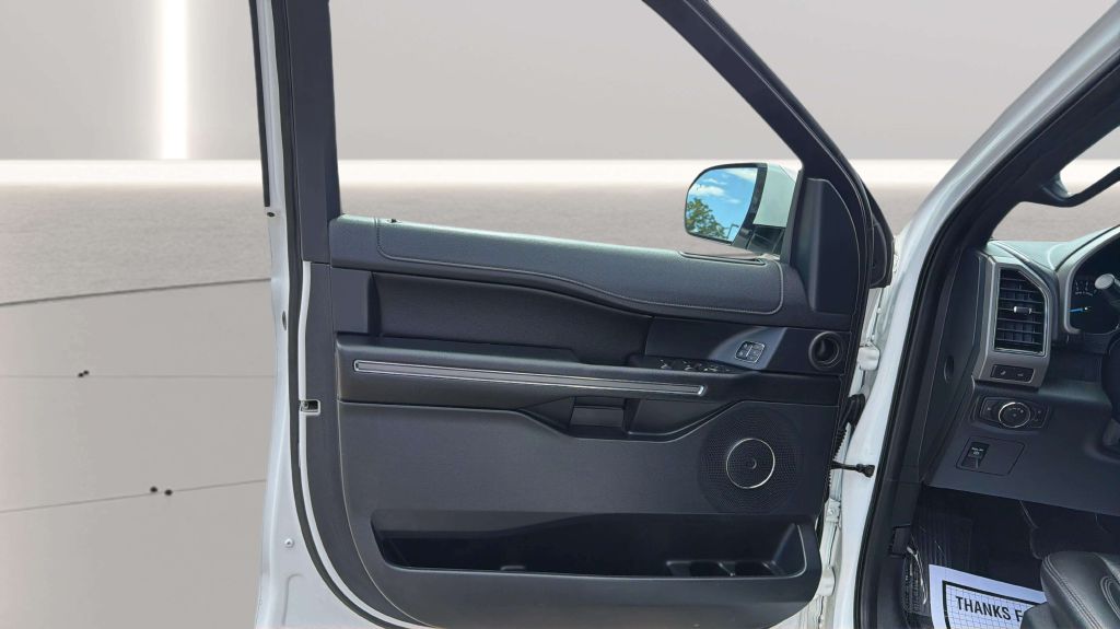 Photo 18 of this FORD EXPEDITION MAX