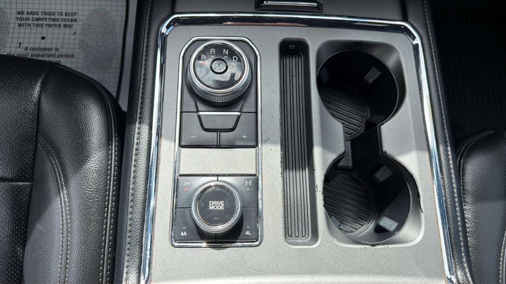 Photo 26 of this FORD EXPEDITION MAX