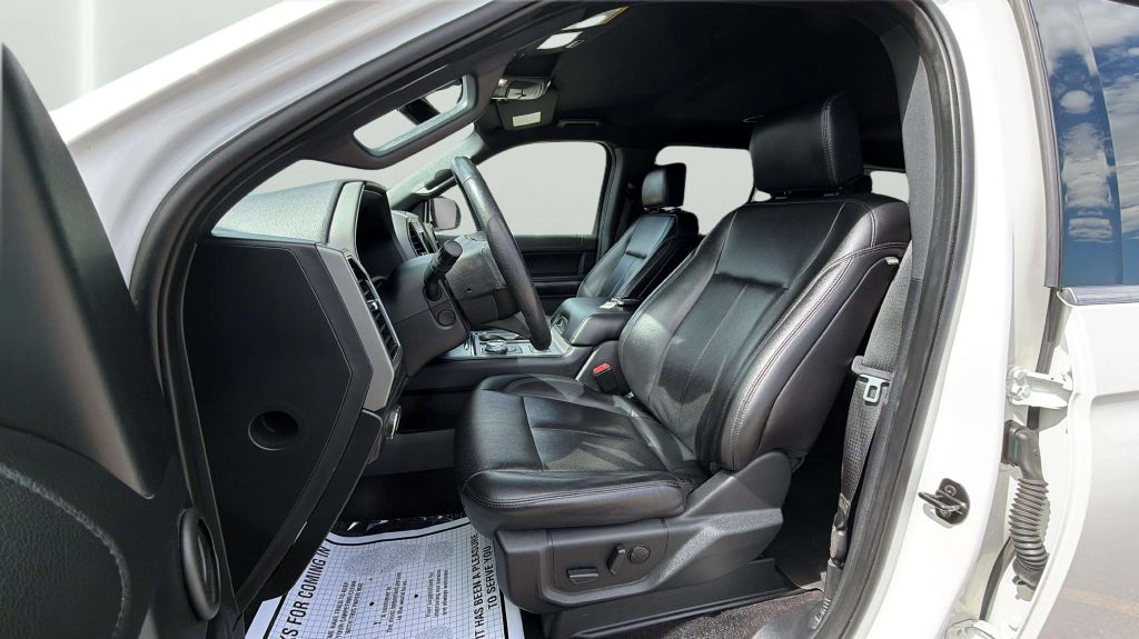 Photo 31 of this FORD EXPEDITION MAX