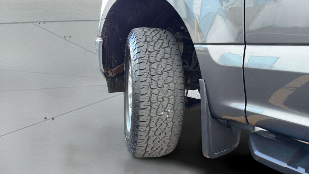 Photo 32 of this FORD F-150