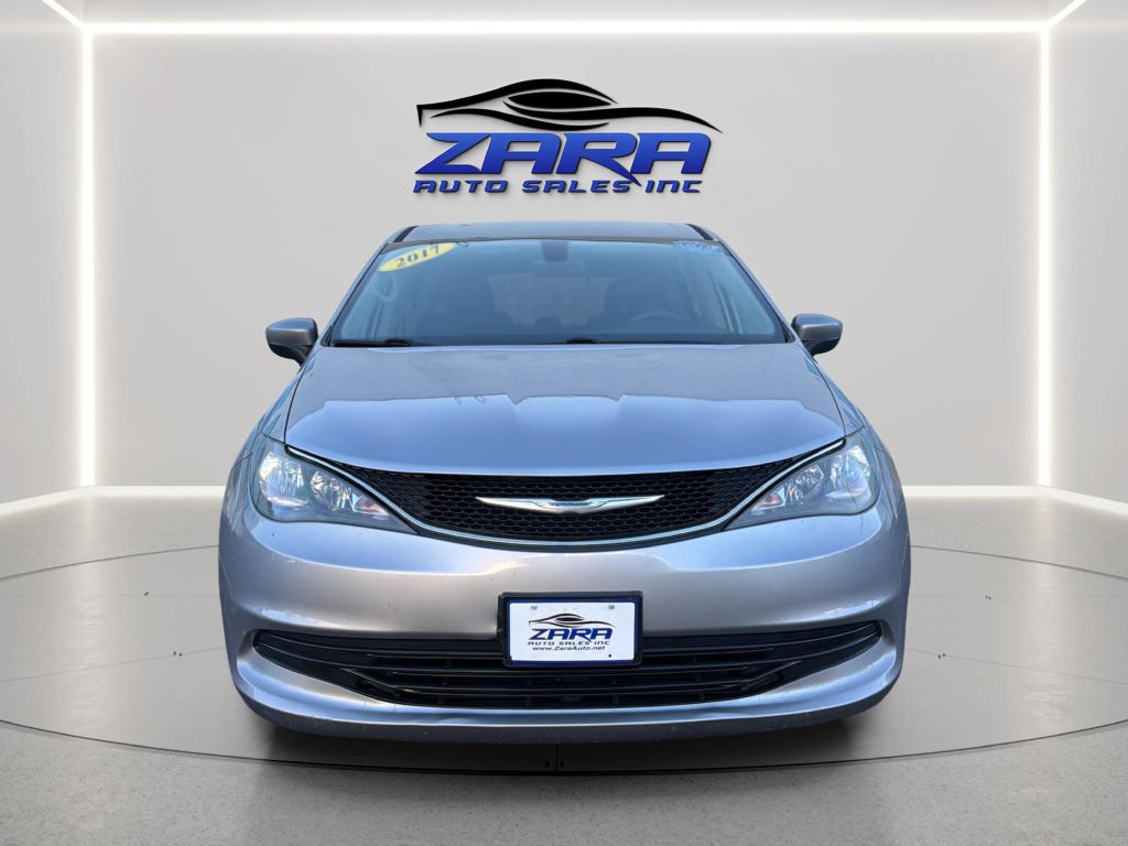 Photo 2 of this CHRYSLER PACIFICA