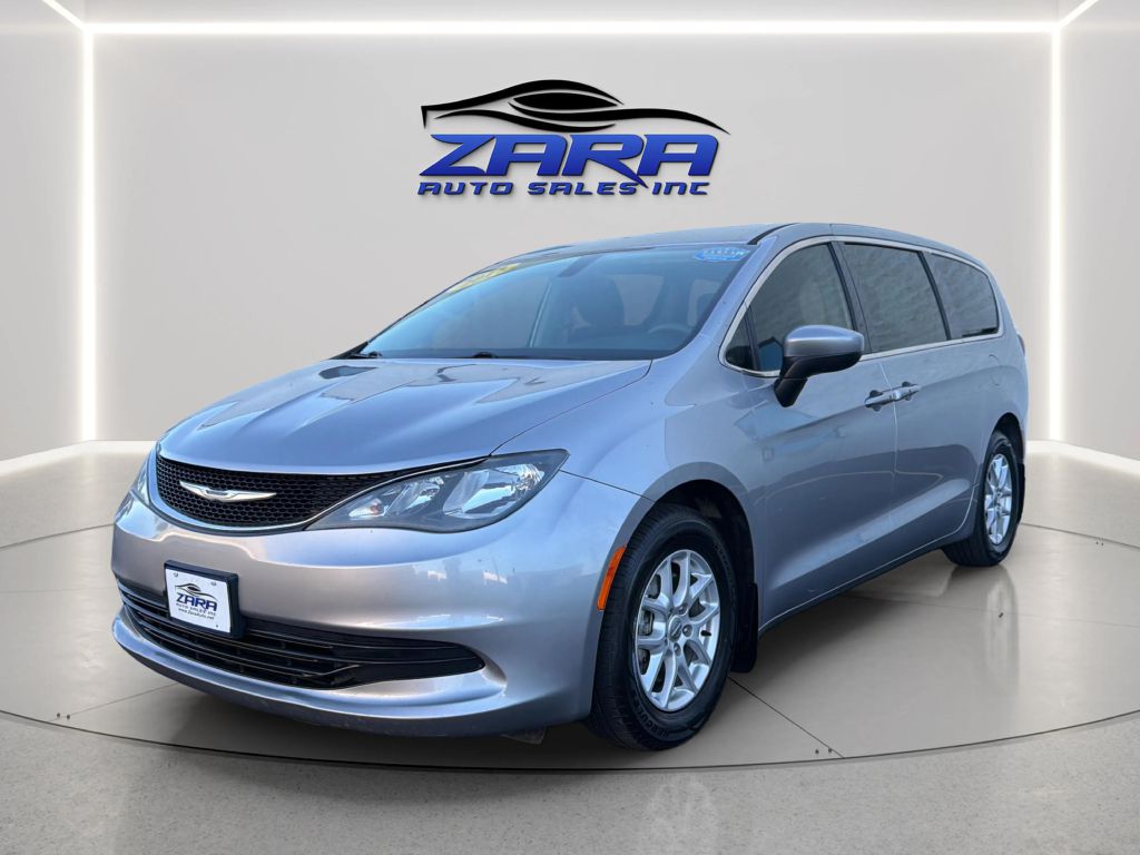 Photo 3 of this CHRYSLER PACIFICA
