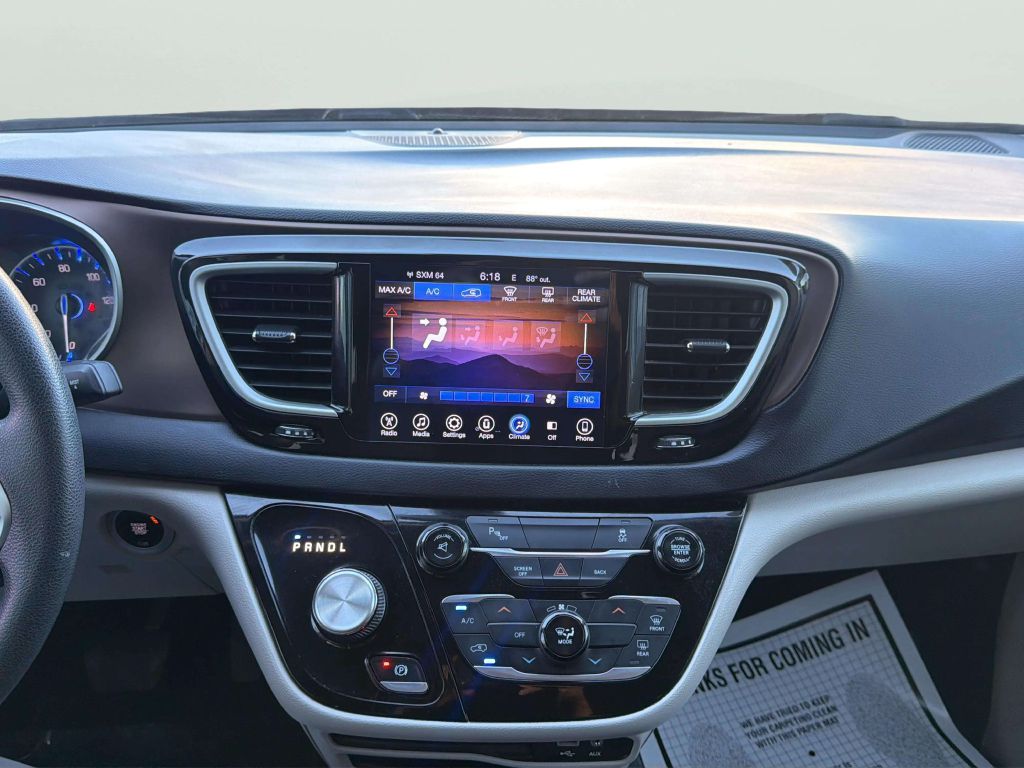 Photo 20 of this CHRYSLER PACIFICA