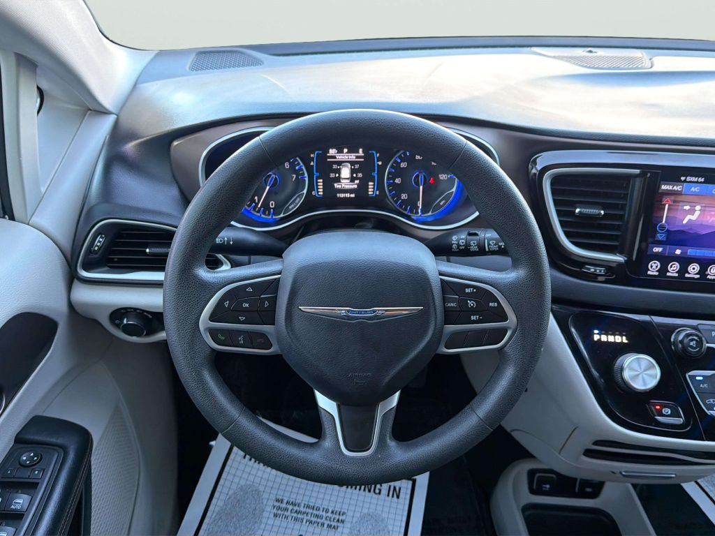 Photo 23 of this CHRYSLER PACIFICA