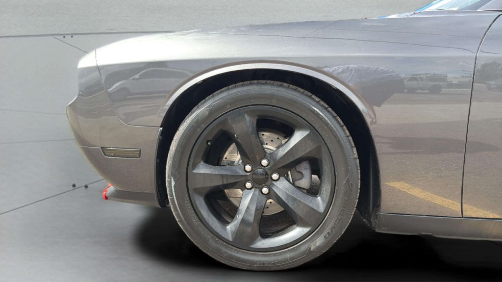 Photo 33 of this DODGE CHALLENGER