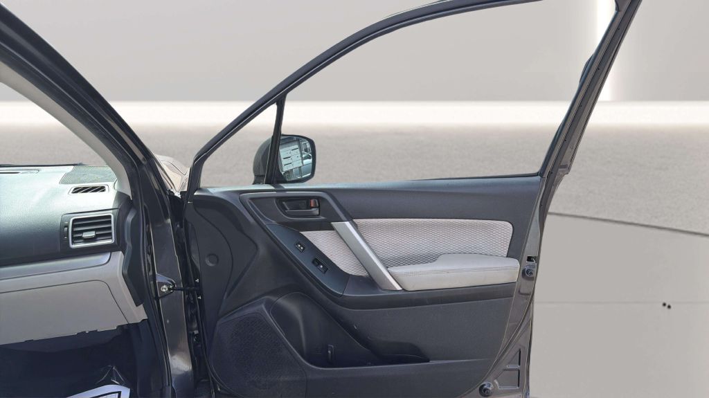 Photo 16 of this SUBARU FORESTER