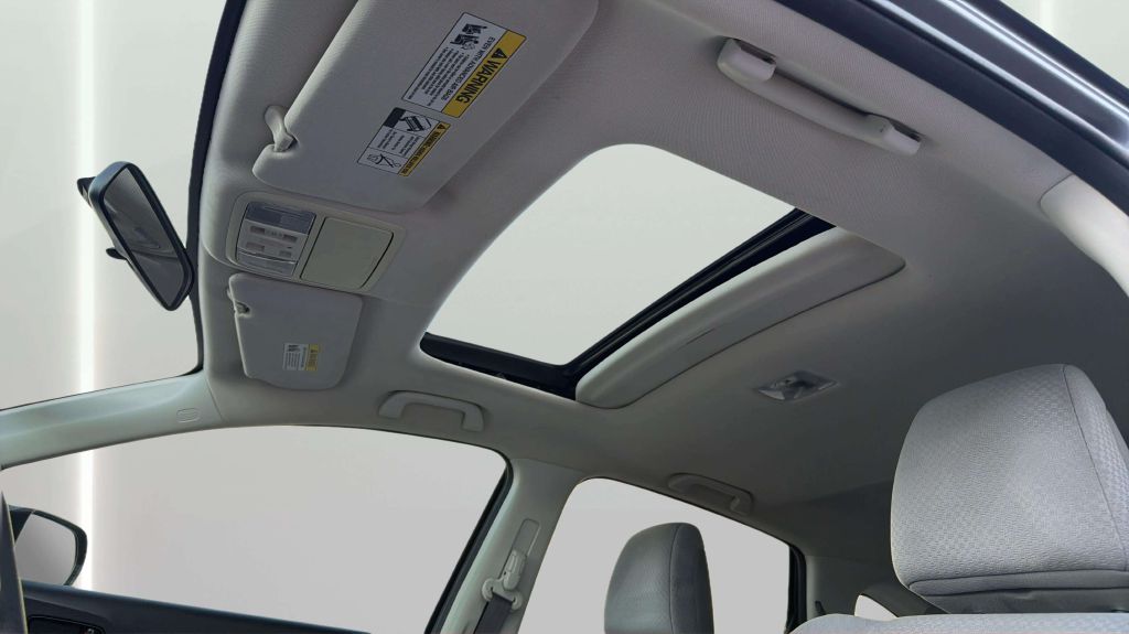 Photo 19 of this HONDA CR-V