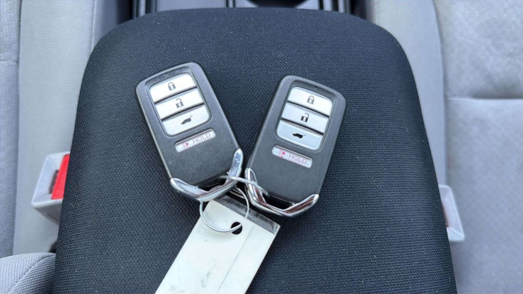Photo 25 of this HONDA CR-V