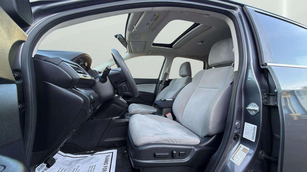 Photo 30 of this HONDA CR-V