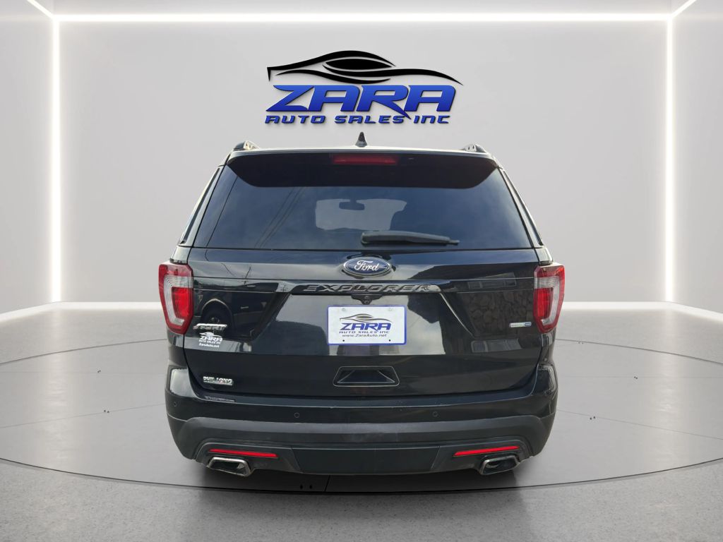 Photo 6 of this FORD EXPLORER