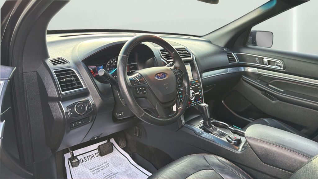 Photo 17 of this FORD EXPLORER