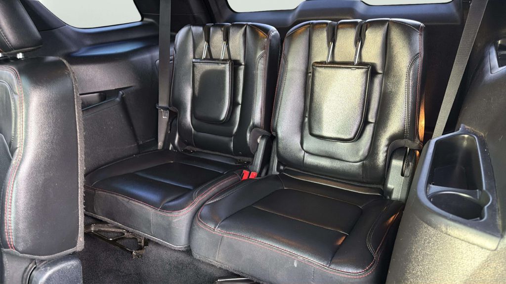 Photo 21 of this FORD EXPLORER