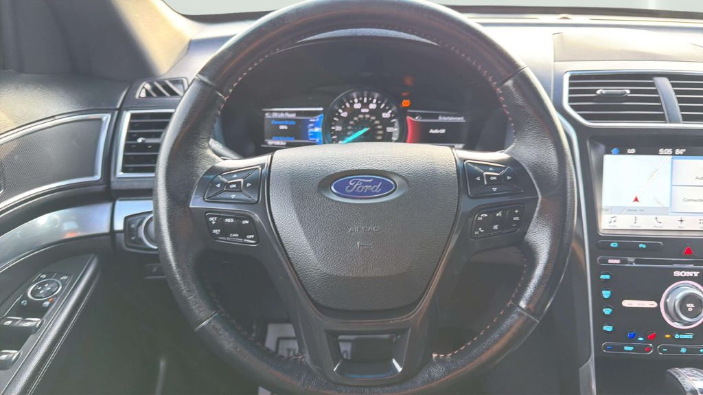 Photo 26 of this FORD EXPLORER