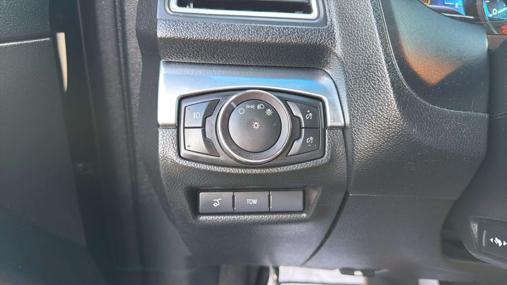 Photo 28 of this FORD EXPLORER