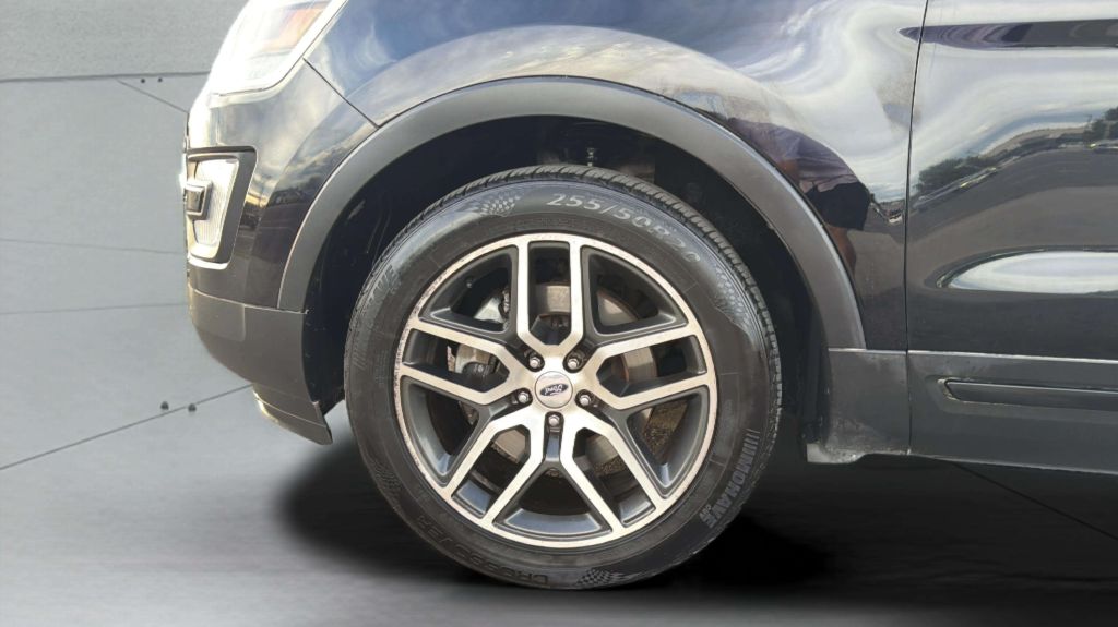 Photo 36 of this FORD EXPLORER