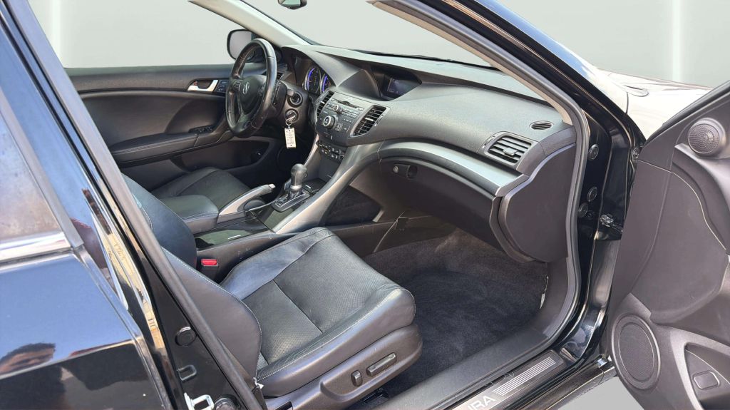 Photo 13 of this ACURA TSX