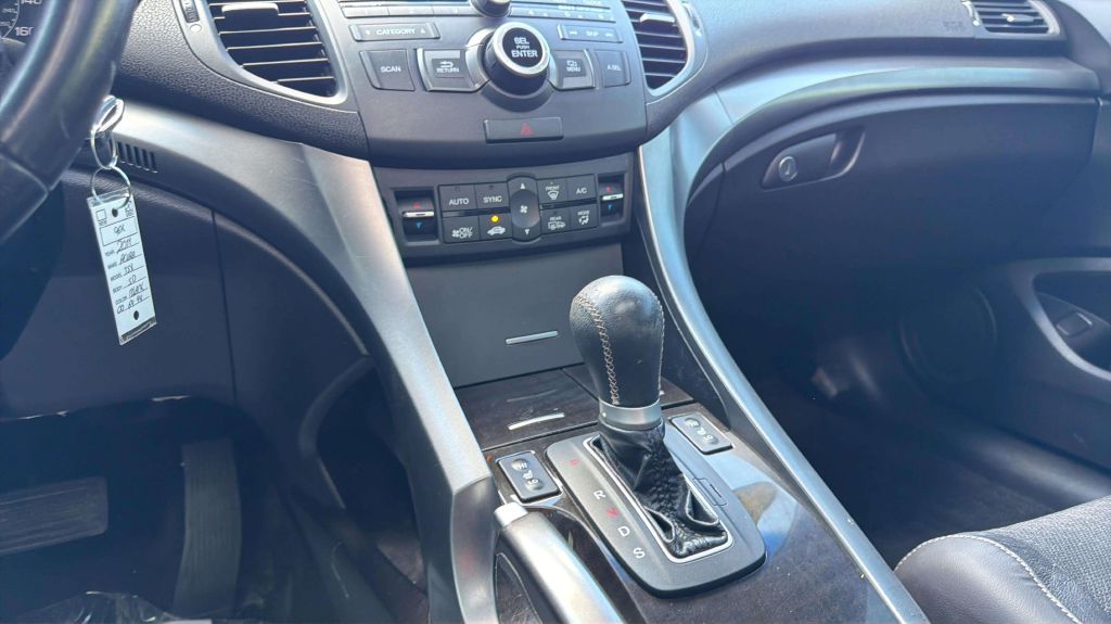 Photo 21 of this ACURA TSX