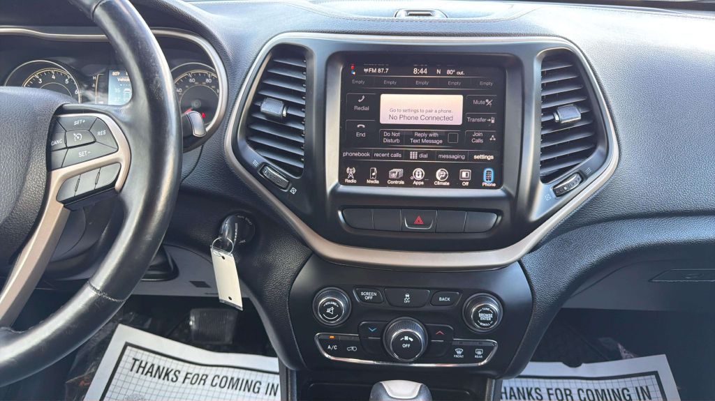 Photo 21 of this JEEP CHEROKEE