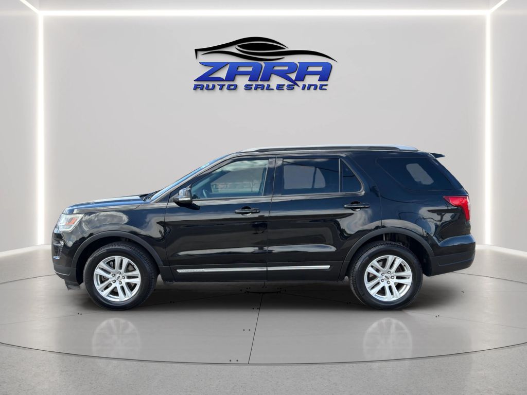 Photo 4 of this FORD EXPLORER