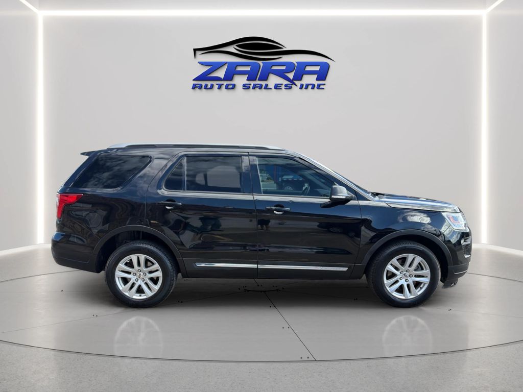 Photo 8 of this FORD EXPLORER