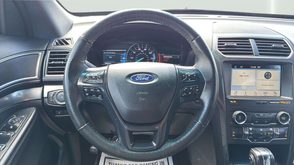 Photo 24 of this FORD EXPLORER
