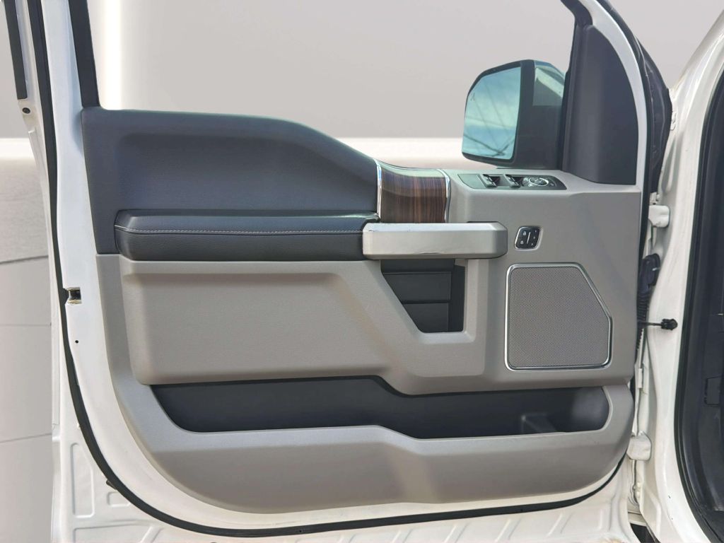Photo 14 of this FORD F-150