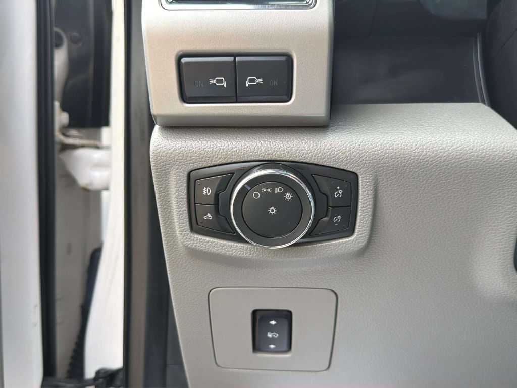 Photo 31 of this FORD F-150